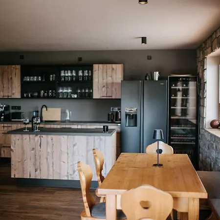 Em Javornik Appartamento