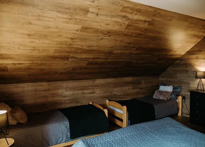 Em Javornik Apartment *