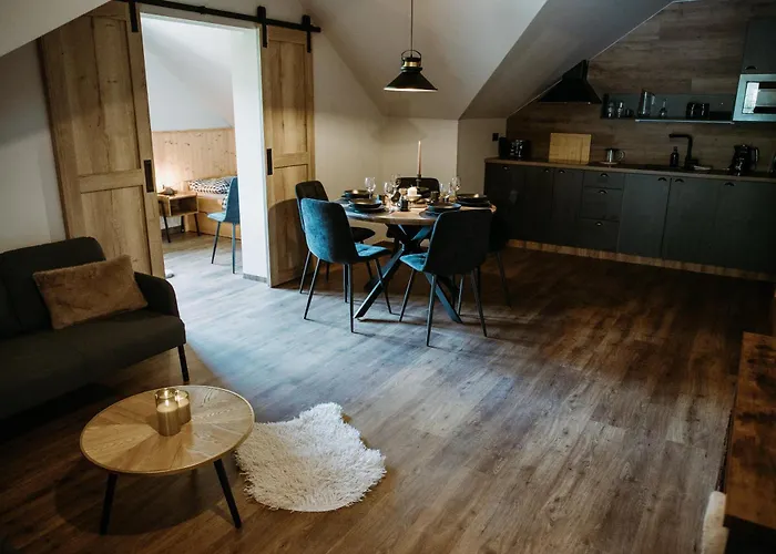 Em Javornik Apartment