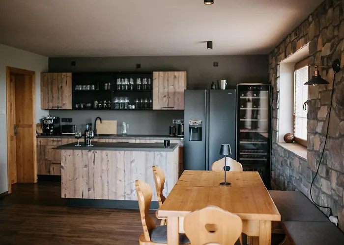 Em Javornik Apartment